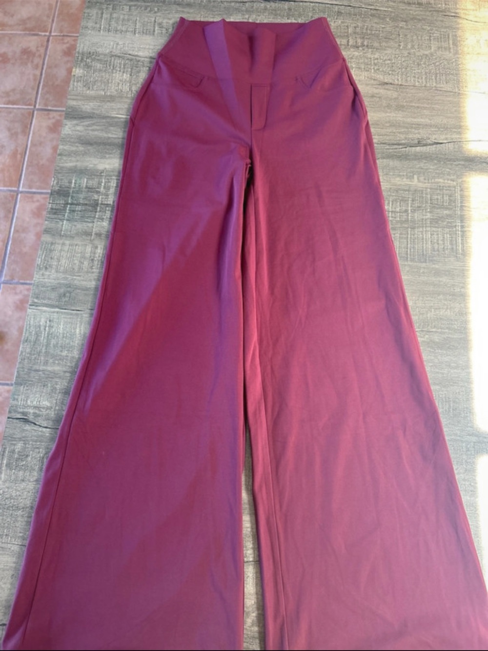 HALARA Wide-Leg High-Waist Pants in Burgundy